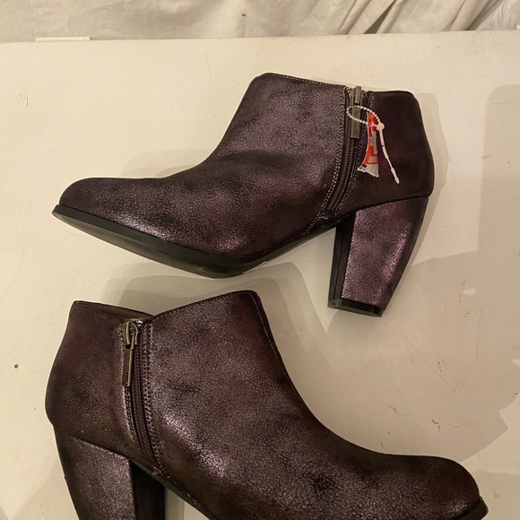 Michael Antonio pewter glimmer ankle  booties NWT - Picture 6 of 8